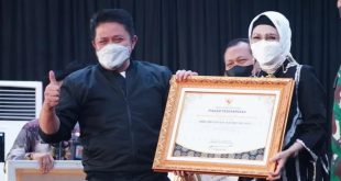 Herman Deru memberikan apresiasi kepada DPRD Sumsel atas terwujudnya target Herd Immunity di Sumsel. (foto : Humas Pemprov Sumsel)