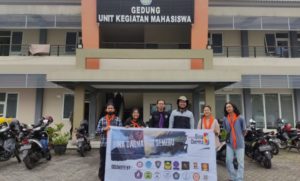 Civitas Akademika Bina Darma Turun Langsung Sambangi Korban Erupsi Semeru
