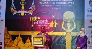 Anita Noeringhati Raih Anugrah Perempuan Indonesia Tahun 2022