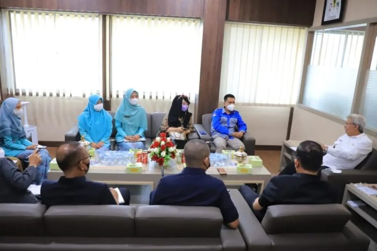 Mawardi Yahya menerima pengurus Rumah Peradaban Kayuagung Mawardi Yahya menerima pengurus Rumah Peradaban Kayuagung