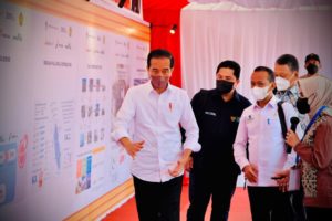 Presiden Republik Indonesia, Joko Widodo, saat melakukan Kunjungan Kerja ke Tanjung Enim, Kabupaten Muara Enim, Provinsi Sumatera Selatan.
