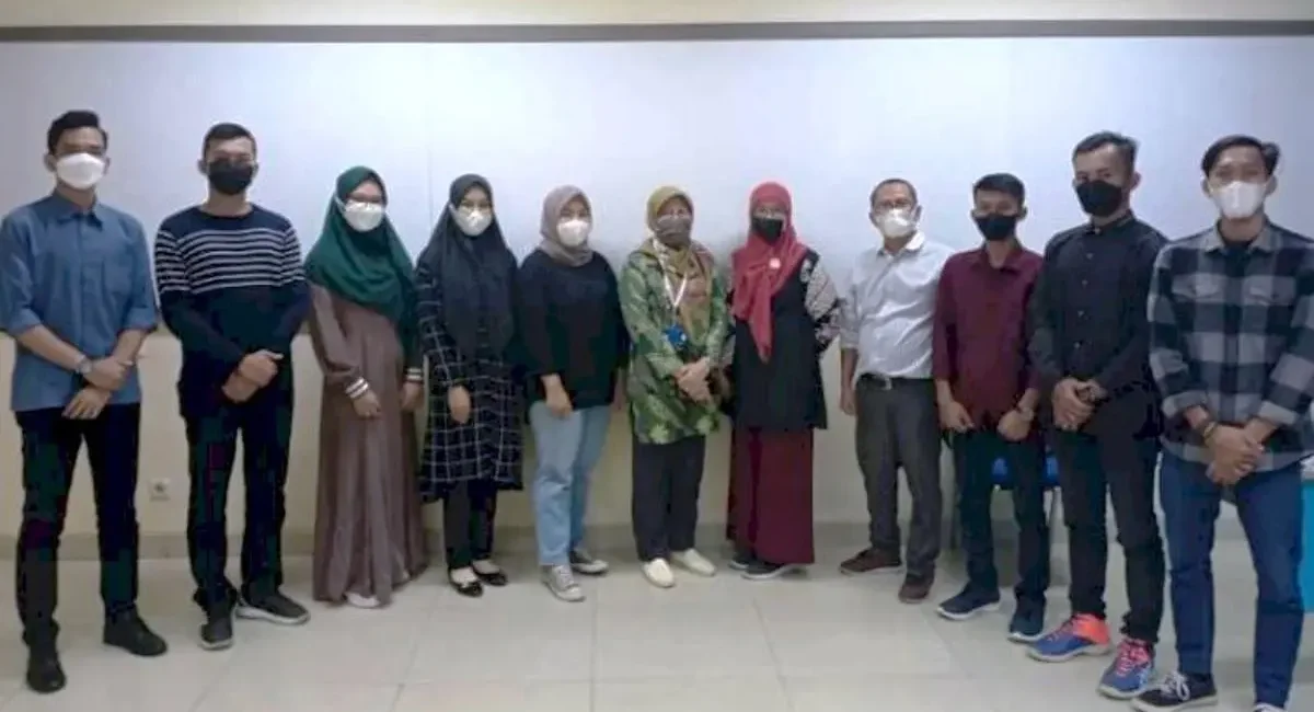 dokumentasi mahasiswa Universitas Bina Darma yang berhasil memenangkan dana hibah riset tugas akhir dari Direktorat Jenderal Pendidikan Tinggi Kementerian Pendidikan dan Kebudayaan.