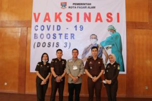 Wali Kota Pagar Alam, Alfian Maskoni, bersama jajaran Kejaksaan Negeri Kota Pagar Alam.