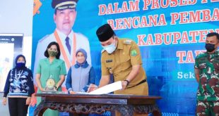 Pelaksana Tugas (Plt) Bupati Kabupaten Musi Banyuasin (Muba), Beni Hernedi, membuka secara resmi Forum Konsultasi Publik Rancangan Pembangunan Daerah (RPD) Kabupaten Muba tahun 2023-2026 di Pendopoan Griya Bumi Serasan Sekate pada hari Senin tanggal 14 Februari 2022