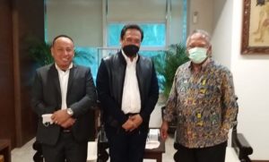 Muhammad Nasir (kiri) bersama Ketua BPK dan Menteri PUPR Republik Indonesia