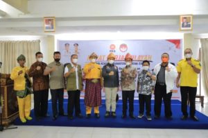 Sekda Sumsel, Supriono, bersama peserta Rakerwil Gema Keadilan Sumsel.
