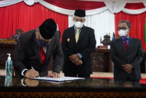 Penandatanganan Usulan Raperda Tahun 2022