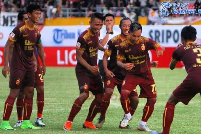 Pemain Sriwijaya FC Melakukan Selebrasi Setelah Menciptakan Gol