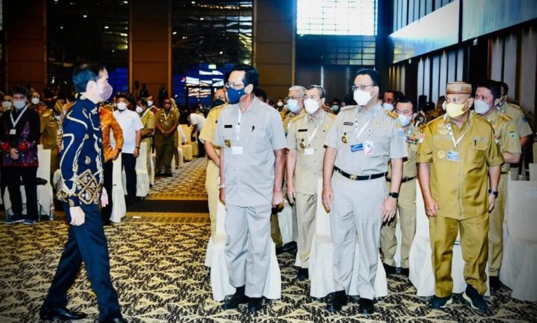 Gubernur Sumatera Selatan H Herman Deru  hadir langsung mendengarkan arahan Presiden RI Joko Widodo tentang aksi Afirmasi Bangga Buatan Indonesia bertempat di Grand Hyatt Nusa Dua Bali, Jumat (25/3) pagi(Foto:Humas Pemprov Sumsel)