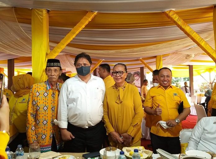 Muhammad Nasir bersama Airlangga Hartarto