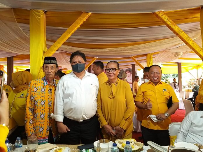 Muhammad Nasir bersama Airlangga Hartarto