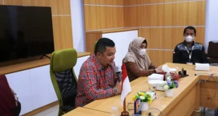 Wakil Rektor Universitas Bina Darma memimpin rapat pelepasan mahasisa program MBKM. (BEKISARMEDIA.ID/HAIRUDIN)