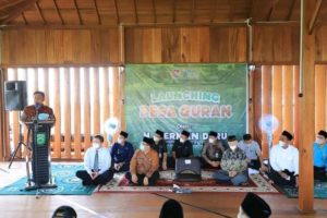 Gubernur Sumsel H Herman Deru saat launching Desa Qur'an yang merupakan gagasan dari Yayasan Rumah Tahfidz Yatim Duafa (RTYD) Palembang, pada Hari Kamis 14 April 2022 (Foto: Humas Pemprov Sumsel).