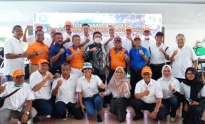 Gubernur Sumsel, Herman Deru saat menggelar tournament golf piala Gubernur yang berlangsung di lapangan golf Kenten Palembang, pada Hari Minggu 22 Mei 2022. (Foto:Humas Pemprov Sumsel)