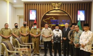Gubernur Sumsel, Herman Deru  saat menerima pengurus Paguyuban Keluarga Jawa Sumatera (Pujasuma) di Ruang Tamu Gubernur, pada Hari Senin 23 Mei 2022. (Foto: Humas Pemprov Sumsel)