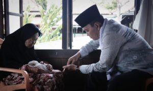 Plt. Bupati Muba, Beni Hernedi, mendatangi rumah Salafiah di Sanga Desa