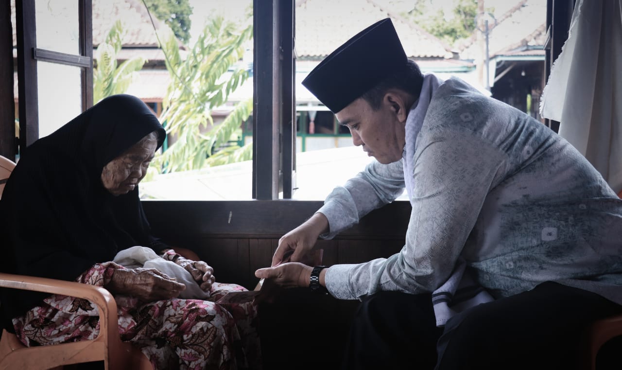 Plt. Bupati Muba, Beni Hernedi, mendatangi rumah Salafiah di Sanga Desa