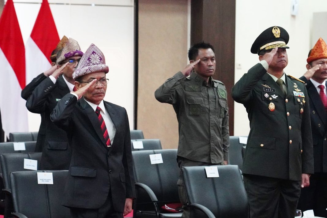 Sekda Sumatera Selatan  Ir H  SA Supriono  berkesempatan mengikuti  Upacara Peringatan Hari Pancasila secara virtual bertempat  di auditorium Binapraja kantor Gubernur Sumsel, Rabu 01 Juni 2022. (Foto: Humas Pemprov Sumsel)