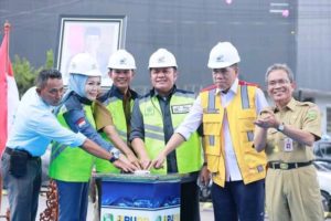 Pemerintah Provinsi Sumatera Selatan, Pemkot Palembang dan Kementerian Pekerjaan Umum (PU) membangun flyover yang ditandai dengan Groundbreaking oleh Gubernur Sumsel H Herman Deru Selasa 07 Mei 2022.(Foto: Humas Pemprov Sumsel)