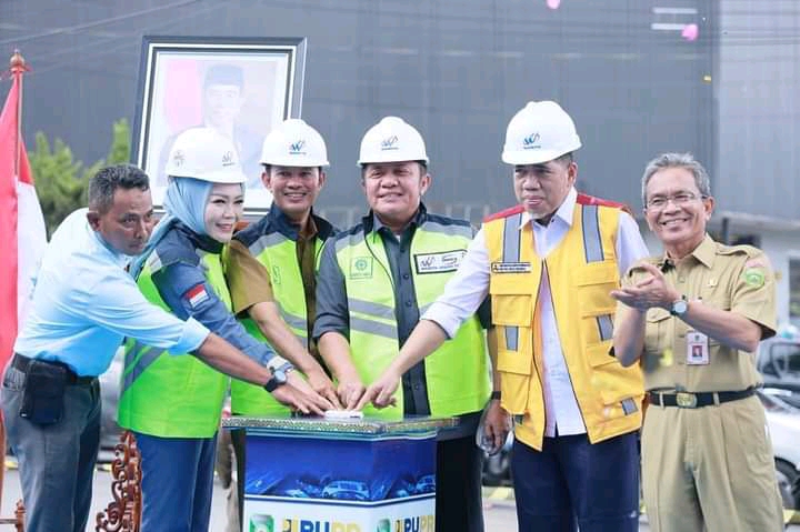 Pemerintah Provinsi Sumatera Selatan, Pemkot Palembang dan Kementerian Pekerjaan Umum (PU) membangun flyover yang ditandai dengan Groundbreaking oleh Gubernur Sumsel H Herman Deru Selasa 07 Mei 2022.(Foto: Humas Pemprov Sumsel)