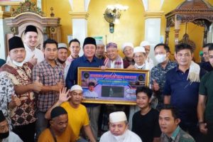 Herman Deru ketika menggelar safari Jum'at di Masjid Al-Hijrah Jalan Sukabangun Palembang, Jum'at (27/5).