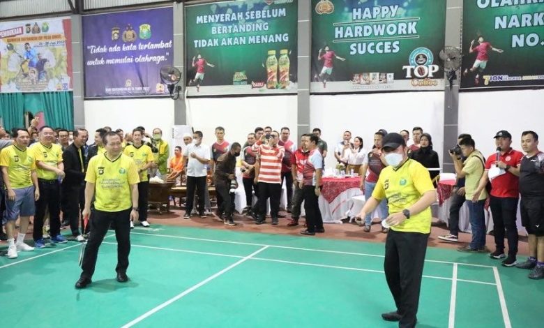 Gubernur Sumsel H Herman Deru bersama Kapolda Provinsi Sumsel Irjen Pol Drs. Toni Harmanto. ( Foto:Humas Pemprov Sumsel)
