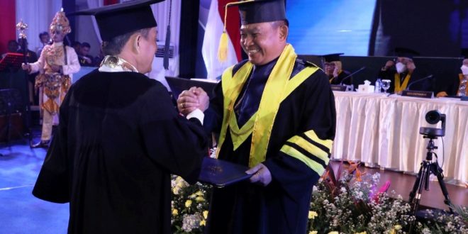 Jenderal Dudung Abdurachman Resmi Sandang Gelar Doktor Cum Laude. (foto : SMSI Sumsel)