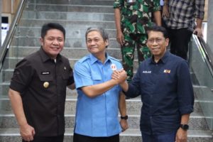 Gubernur Sumsel, Herman Deru, bersama Perwakilan PT. Kereta Api Indonesia (foto : Humas Pemprov Sumsel)