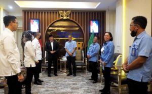 Herman Deru menerima audiensi Kepala RRI Palembang, Drs. Joko Purnomo, M.M. (foto : Humas Pemprov Sumsel)