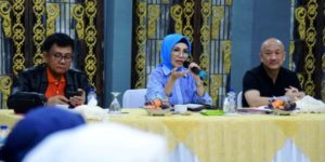 Hj. Anita Noeringhati, Ketua PBI Sumsel, usai silaturahmi dengan pengurus PBI 2022-2026 di Rumah Jabatan ketua DPRD Sumsel, pada hari Jum'at tanggal 27 Agustus 2022. (foto : AMS)