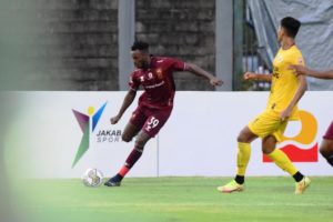 Nke Ndoua Guy Junior saat menghadapi Semen Padang FC di Lapangan Atletik 1 Jakabaring Sport City, hari Senin tanggal 5 September 2022. (foto : Jefri Millen)