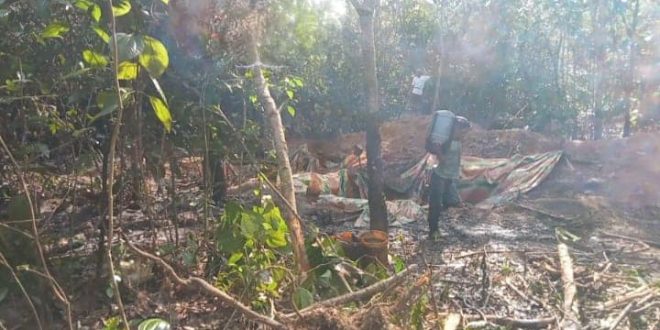 Lokasi Pengeboran Minyak di Keluang. (foto : frd)