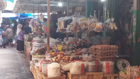 Suasana Pasar di Martapura, Kabupaten Ogan Komering Ulu Timur Provinsi Sumatera Selatan. (foto : Akbar)