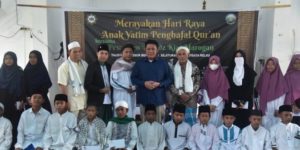 Herman Deru saat menghadiri hari raya anak yatim penghafal Al-Qur’an di pesantren tahfidz Kiai Marogan, pada hari Rabu tanggal 10 Agustus 2022. (foto : Humas Pemprov Sumsel)