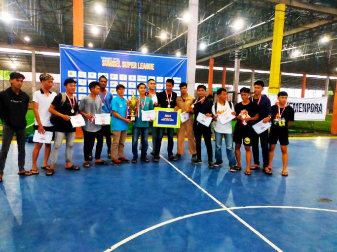 Dua Tim dari Universitas Bina Darma berhasil menjadi juara pada Turnamen Futsal Sumsel Super League tahun 2022.