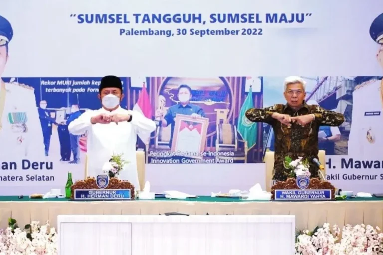 Herman Deru dan Mawardi Yahya, Gubernur dan Wakil Gubernur Provinsi Sumatera Selatan. (foto : Humas Pemprov Sumsel)