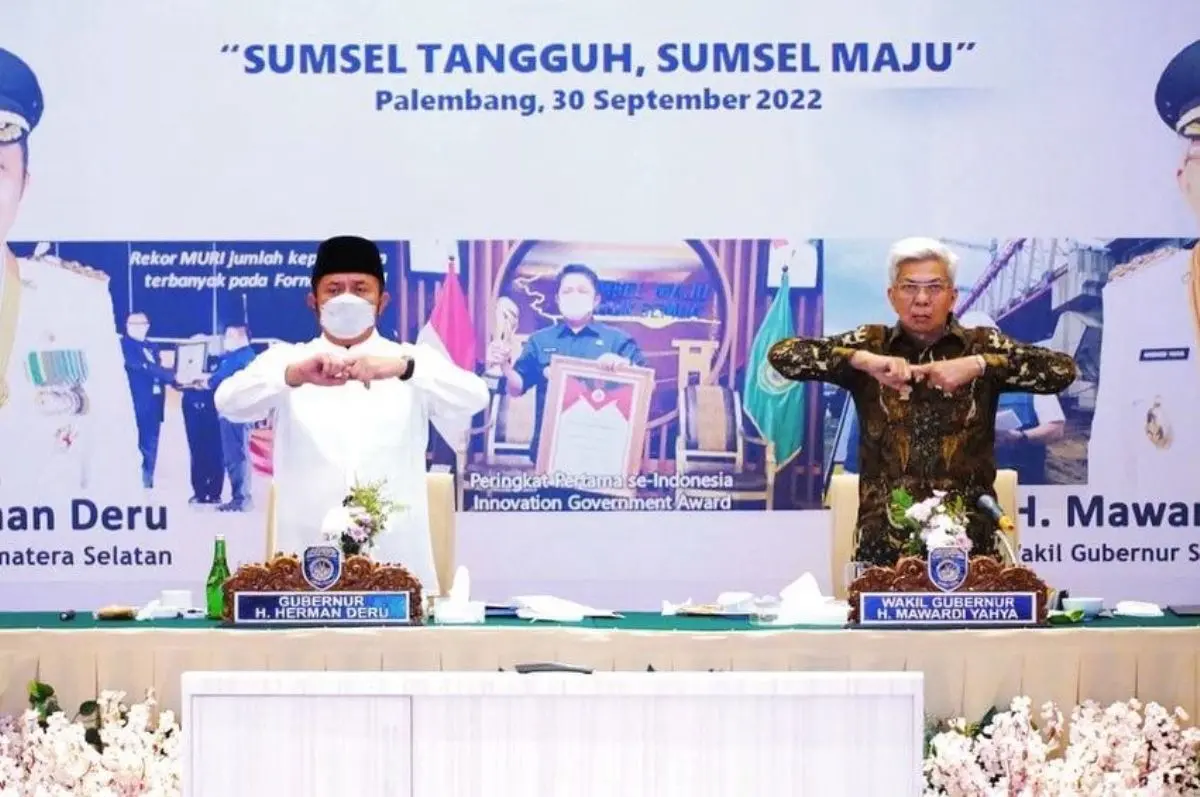 Herman Deru dan Mawardi Yahya, Gubernur dan Wakil Gubernur Provinsi Sumatera Selatan. (foto : Humas Pemprov Sumsel) Herman Deru dan Mawardi Yahya, Gubernur dan Wakil Gubernur Provinsi Sumatera Selatan. (foto : Humas Pemprov Sumsel)