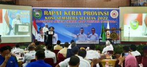 Wagub Sumsel, Mawardi Yahya, membuka Rapat Kerja (Raker) KONI Sumsel di Hotel Daira, pada hari Rabu tanggal 14 Desember 2022.