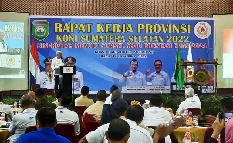 Wagub Sumsel, Mawardi Yahya, membuka Rapat Kerja (Raker) KONI Sumsel di Hotel Daira, pada hari Rabu tanggal 14 Desember 2022.