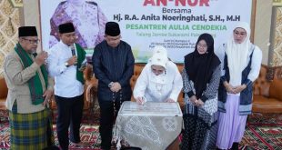 Hj. RA. Anita Noeringhati, S.H., M.H., meresmikan gedung kelas baru kampus C Pondok Pesantren Aulia Cendikia, Talang Jambe, Palembang, hari Jum’at tanggal 20 Januari 2023.