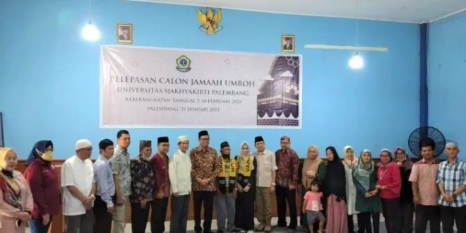 Pelepasan Calon Jama'ah Umroh Universitas Sjakhyakirti Palembang yang dilakukan pihak Yayasan dan Kampus di Jalan Sultan Muhammad Mansyur Palembang.