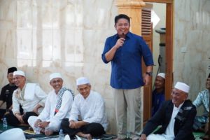 Gubernur Sumatera Selatan, Herman Deru, saat memberikan kata sambutan pada kegiatan Safari Jum'at di Masjid Al Ikhlas, Tanjung Rawo, Kelurahan Bukit Lama, Kecamatan Ilir Barat I Kota Palembang, hari Jum'at tanggal 17 Februari 2023. (foto : Humas Pemprov Sumsel)