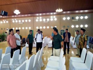 Pengurus PCNU Kota Palembang meninjau persiapan Resepsi Satu Abad NU di Graha Bandara Insani, pada hari Jum'at tanggal 17 Februari 2023.