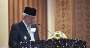 Gubernur Sumsel melalui oleh Wakil Gubernur Sumsel, Mawardi Yahya, menyampaikan jawaban Gubernur terhadap Pandangan Umum Fraksi-Fraksi DPRD Sumsel terhadap Empat Raperda Usulan Eksekutif, hari Senin tanggal 20 Februari 2023 di Ruang Rapat Paripurna DPRD Sumsel, Kota Palembang. (foto : Humas DPRD Sumsel)