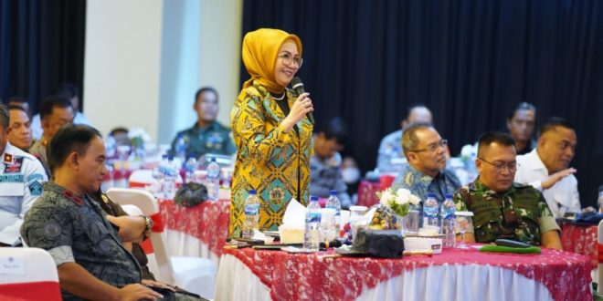 Ketua Dewan Perwakilan Rakyat Daerah (DPRD) Provinsi Sumatera Selatan (Sumsel), Hj. Anita Noeringhati, mengikuti Dialog Publik War on Drugs yang diselenggarakan oleh Badan Narkotika Nasional (BNN) Republik Indonesia di Auditorium Lantai 7 Gedung Presisi Mapolda Sumsel, hari Rabu tanggal 1 Maret 2023. (foto : Oyong Hairudin)
