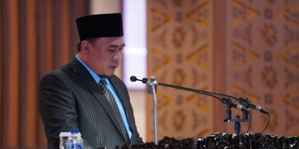 Juru Bicara Pansus IV DPRD Sumsel, Andie Dinialde, menyampaikan Laporan Pansus II yang membahas Raperda tentang Perubahan Atas Perda Tentang Rencana Tata Ruang Wilayah Provinsi Sumatera Selatan Tahun 2023–2043, hari Jum'at tanggal 3 Maret 2023 di Ruang Rapat Paripurna DPRD Sumsel. (foto : Humas DPRD Sumsel)