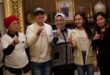 Ketua Dewan Perwakilan Rakyat Daerah (DPRD) Provinsi Sumatera Selatan (Sumsel), Hj. Anita Noeringhati, menerima silaturahim pemain hingga produser eksekutif film My Great Teacher 2023, pada hari Sabtu tanggal 18 Maret 2023 di Rumah Dinas Ketua DPRD Sumsel. (foto : Malik Syafe'i)