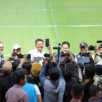 Ketua Umum Persatuan Sepak Bola Seluruh Indonesia (PSSI), Erick Thohir, bersama rombongan, didampingi oleh Gubernur Sumsel, Wali Kota dan Wakil Wali Kota Palembang, memastikan kesiapan Stadion GSJ sebagai tuan rumah Piala Dunia U-20. (foto : Dinas Komunikasi dan Informatika Provinsi Sumatera Selatan)