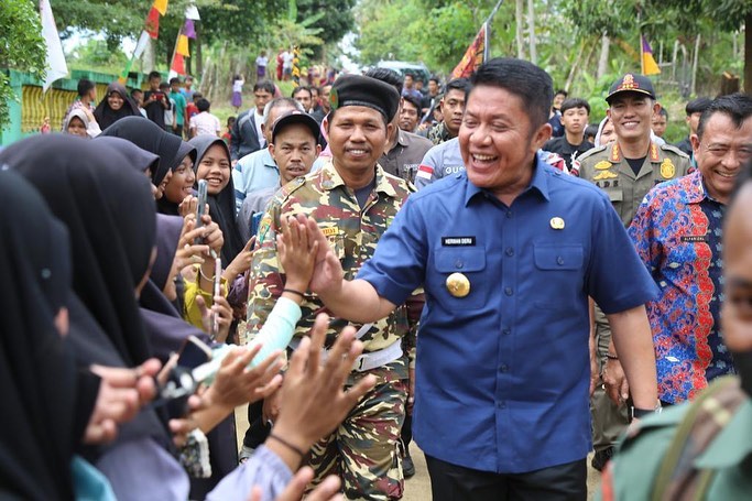 Gubernur Provinsi Sumatera Selatan, Herman Deru, melakukan Kunjungan Kerja ke Desa Marga Mulya, Kecamatan Rambang, Kabupaten Muara Enim, hari Kamis tanggal 2 Maret 2023. (foto : Humas Pemprov Sumsel)