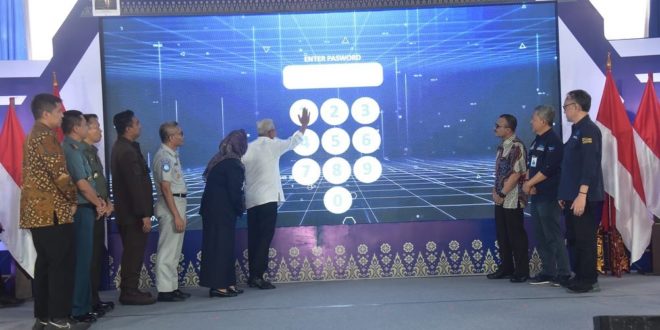 Mawardi Yahya, Wakil Gubernur Sumsel, saat launching modern E-Dempo dan Pemutihan PKB di Kambang Iwak Palembang, hari Kamis sore tanggal 30 Maret 2023.